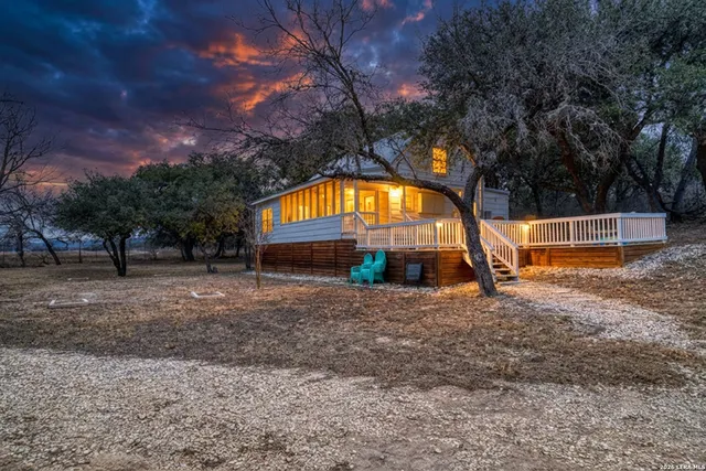 $525,000 | 1674 Flat Rock Road, Rio Frio, TX 78879