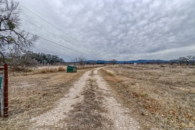 $525,000 | 1674 Flat Rock Road, Rio Frio, TX 78879