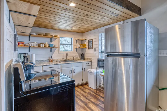 $525,000 | 1674 Flat Rock Road, Rio Frio, TX 78879