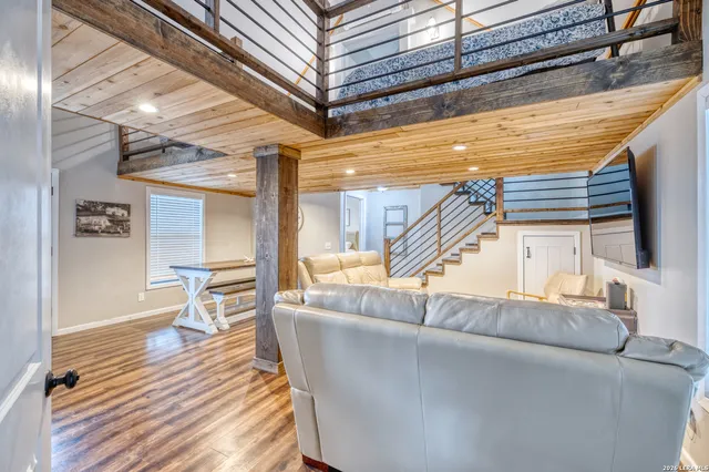 $525,000 | 1674 Flat Rock Road, Rio Frio, TX 78879