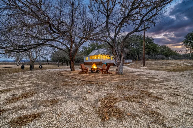 $525,000 | 1674 Flat Rock Road, Rio Frio, TX 78879