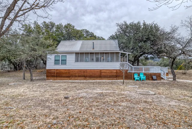 $525,000 | 1674 Flat Rock Road, Rio Frio, TX 78879