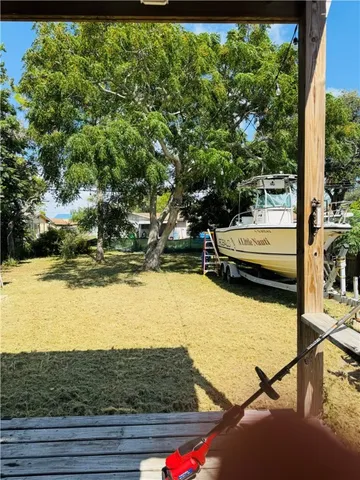 a view of an outdoor space