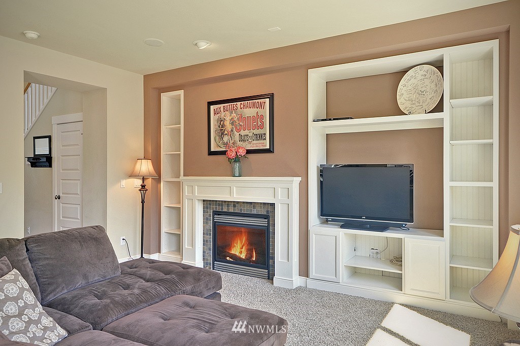 3806 183rd Place Southeast Bothell, WA 98012 - Photo 3 of 18 Gallery Image 3