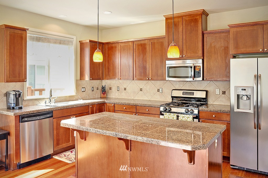 3806 183rd Place Southeast Bothell, WA 98012 - Photo 8 of 18 Gallery Image 8