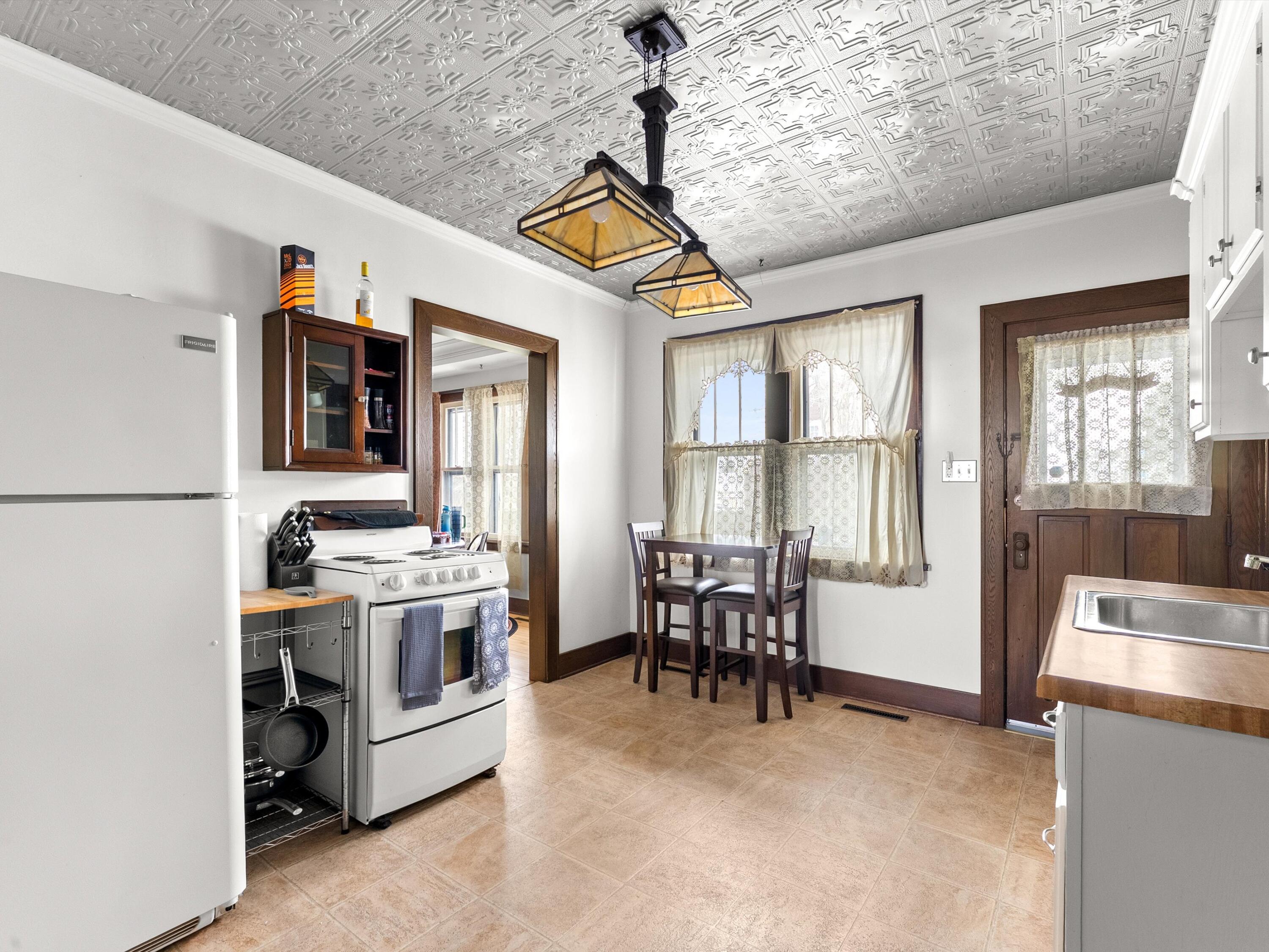 1014 South 20th Street Manitowoc, WI 54220 - Photo 15 of 22 22-022_2781592_09590