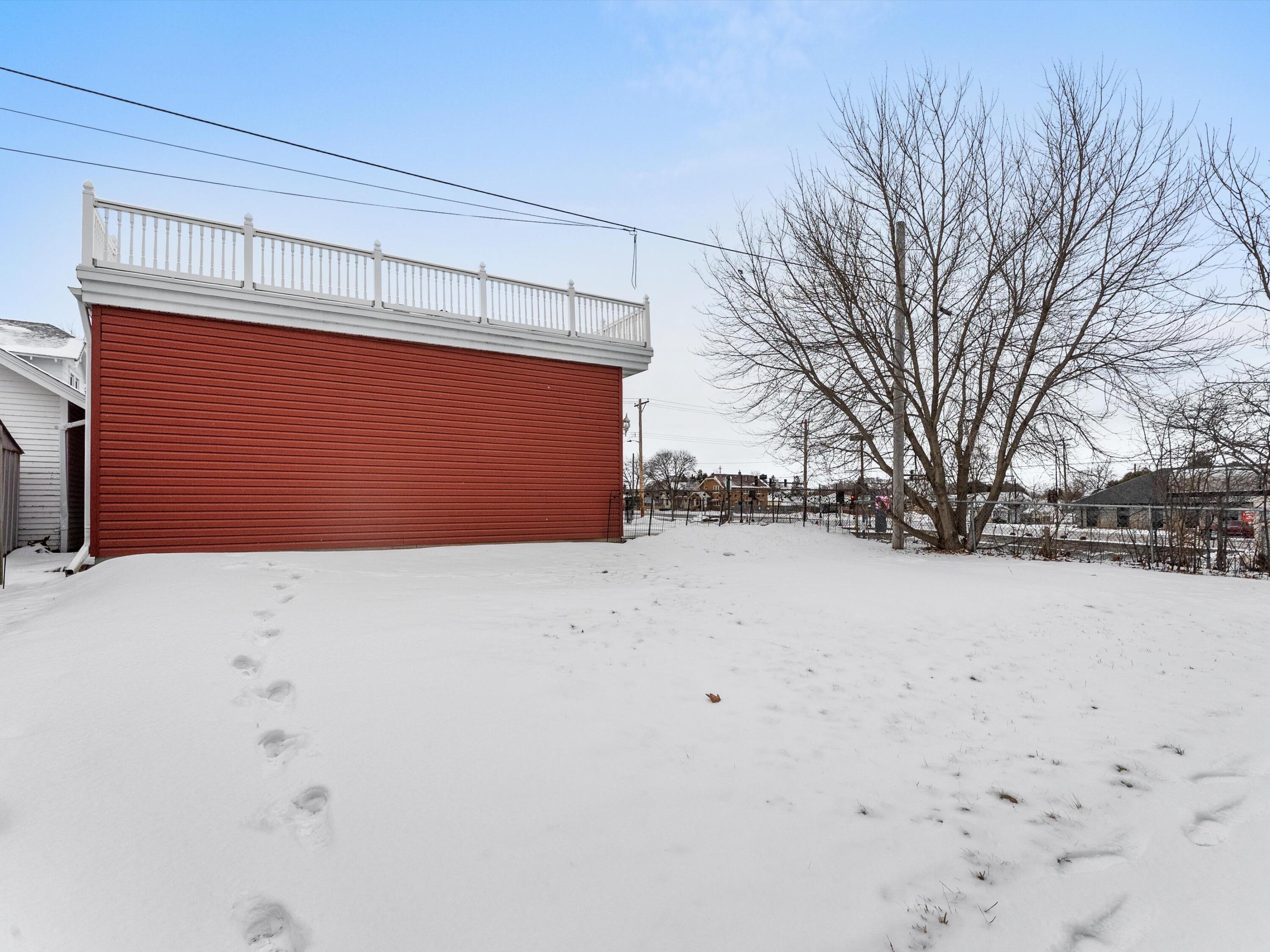 1014 South 20th Street Manitowoc, WI 54220 - Photo 5 of 22 08-008_2781592_09616