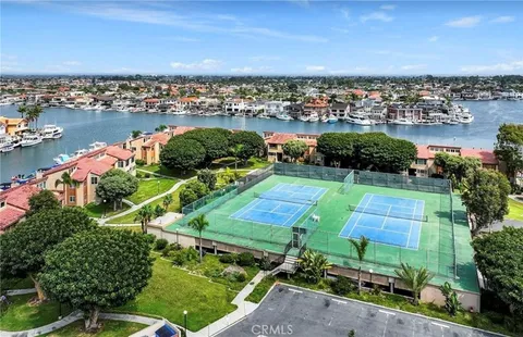 $875,000 | 17086 Bluewater Lane, Unit 127, Huntington Beach, CA 92649