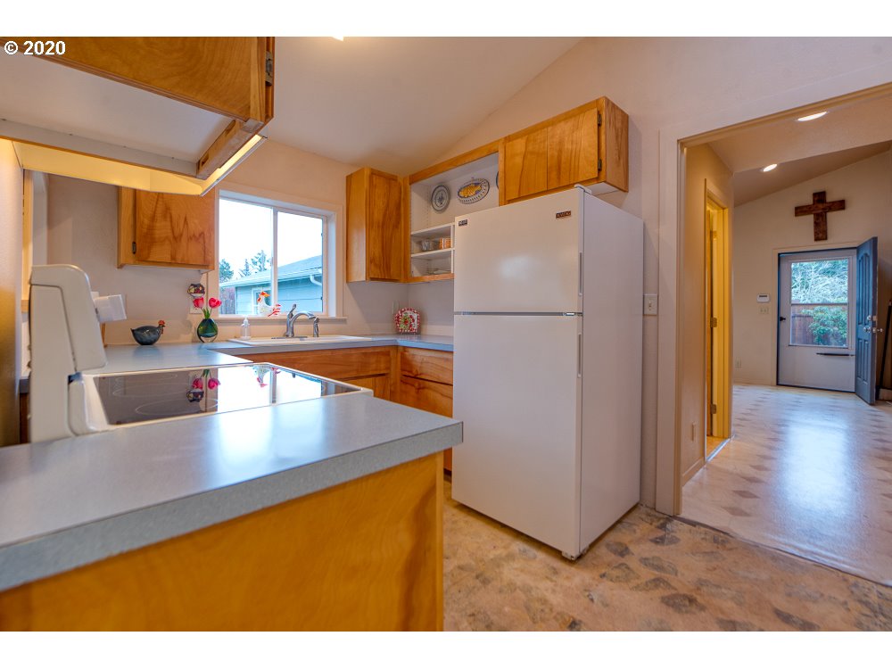 63487 South Barview Road Coos Bay, OR 97420 - Photo 16 of 32 Gallery Image 16