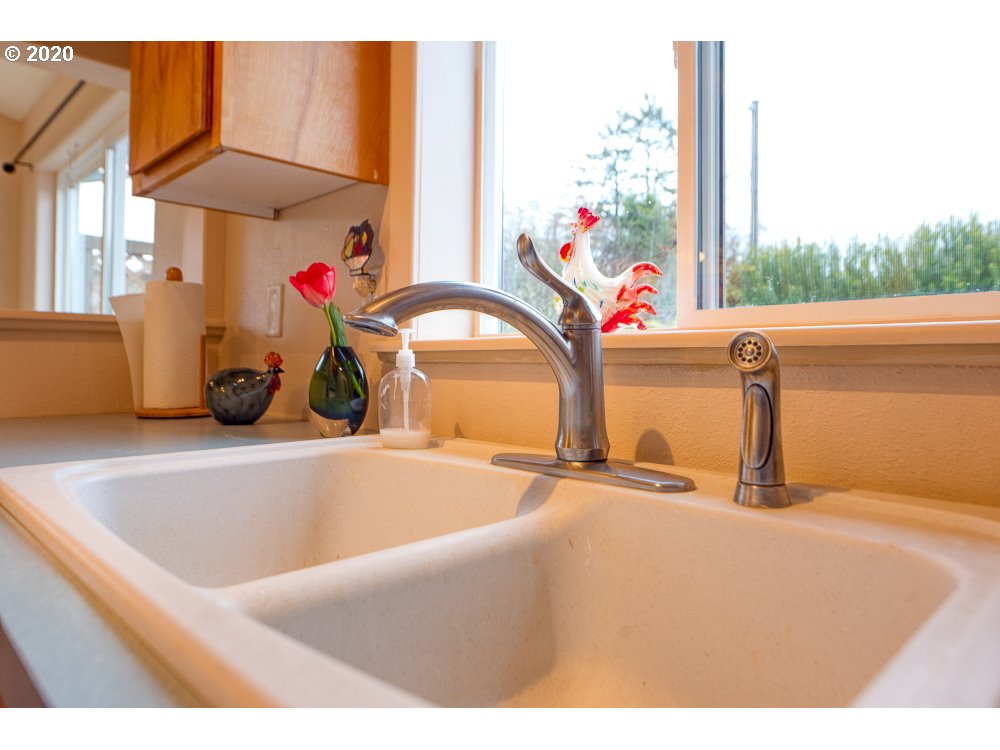 63487 South Barview Road Coos Bay, OR 97420 - Photo 17 of 32 Gallery Image 17