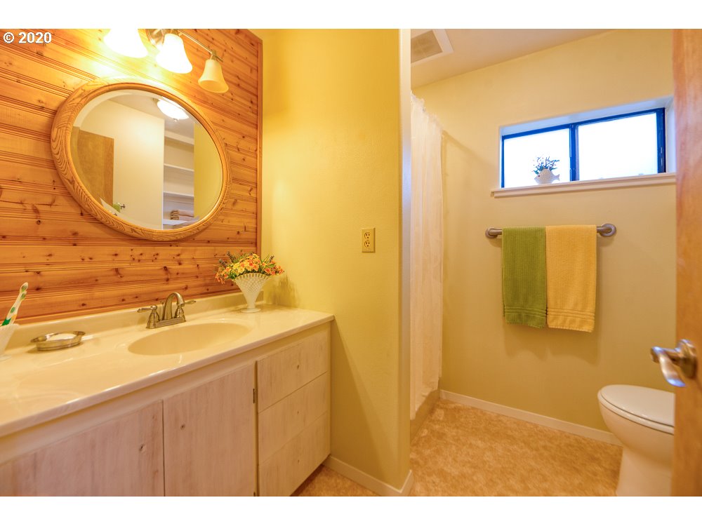 63487 South Barview Road Coos Bay, OR 97420 - Photo 19 of 32 Gallery Image 19