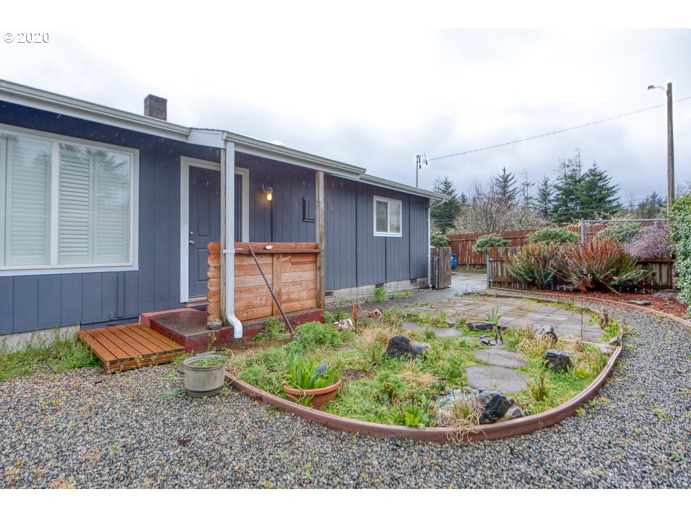 63487 South Barview Road Coos Bay, OR 97420 - Photo 3 of 32 Gallery Image 3