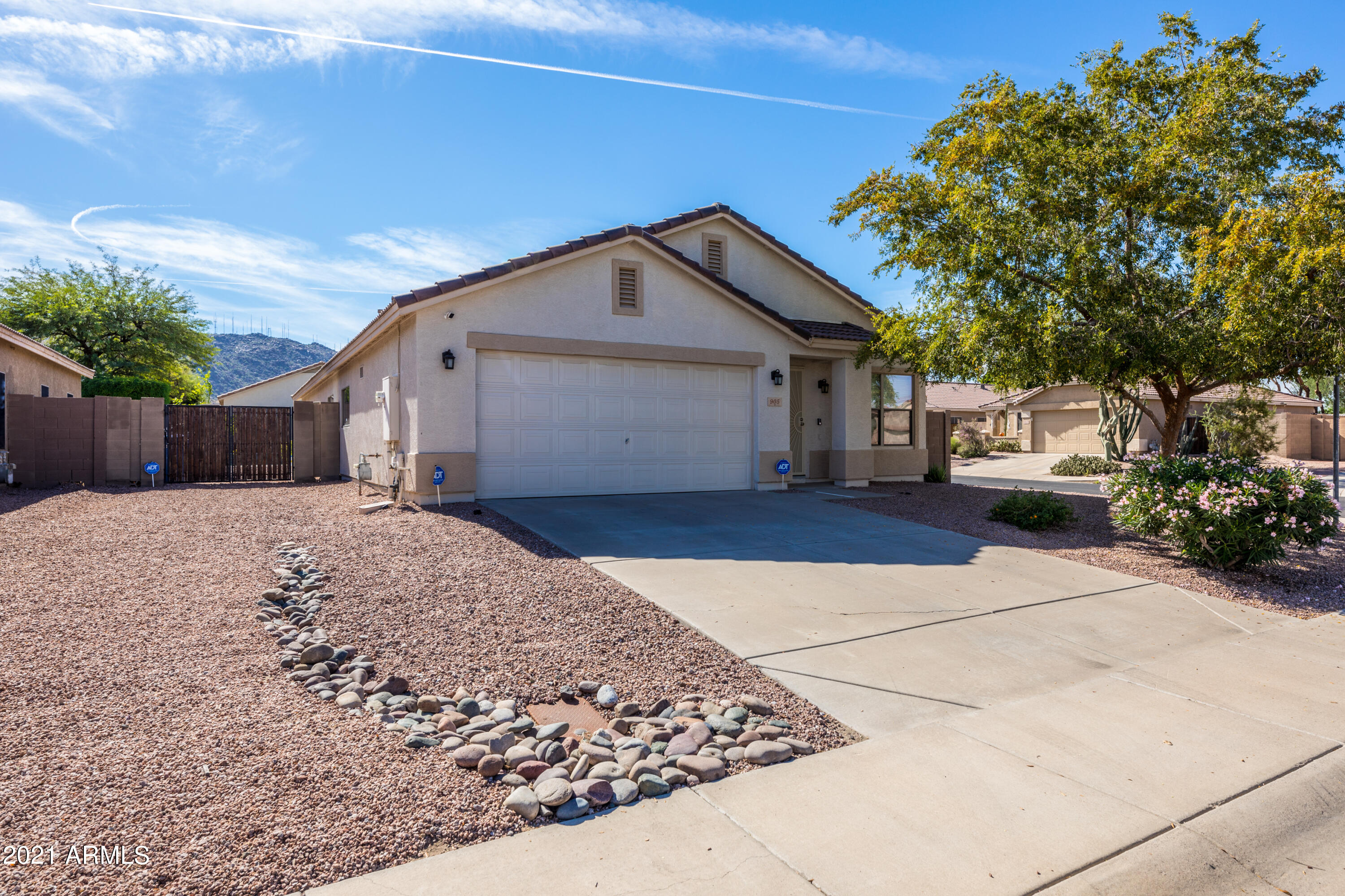 905 East Pedro Road Phoenix, AZ 85042 - Photo 1 of 19 905 Front 1
