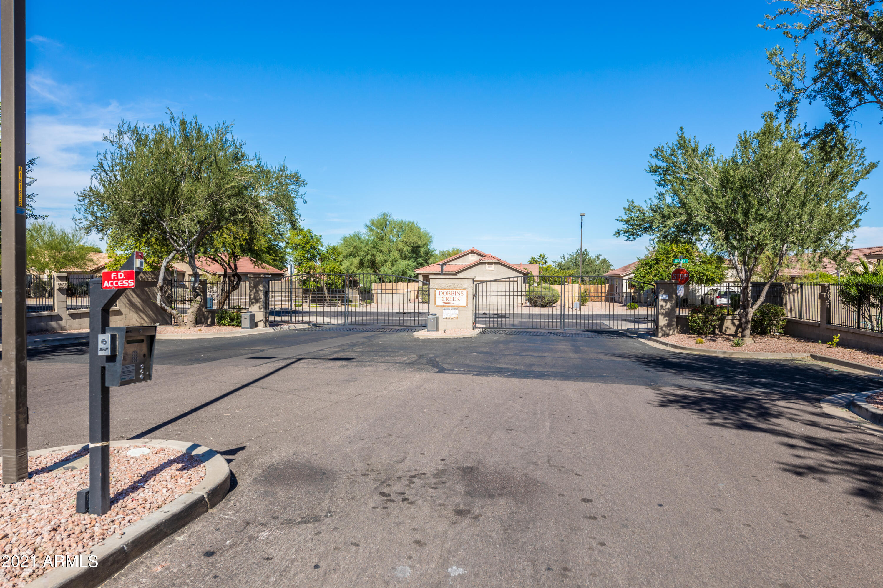 905 East Pedro Road Phoenix, AZ 85042 - Photo 16 of 19 905 gate