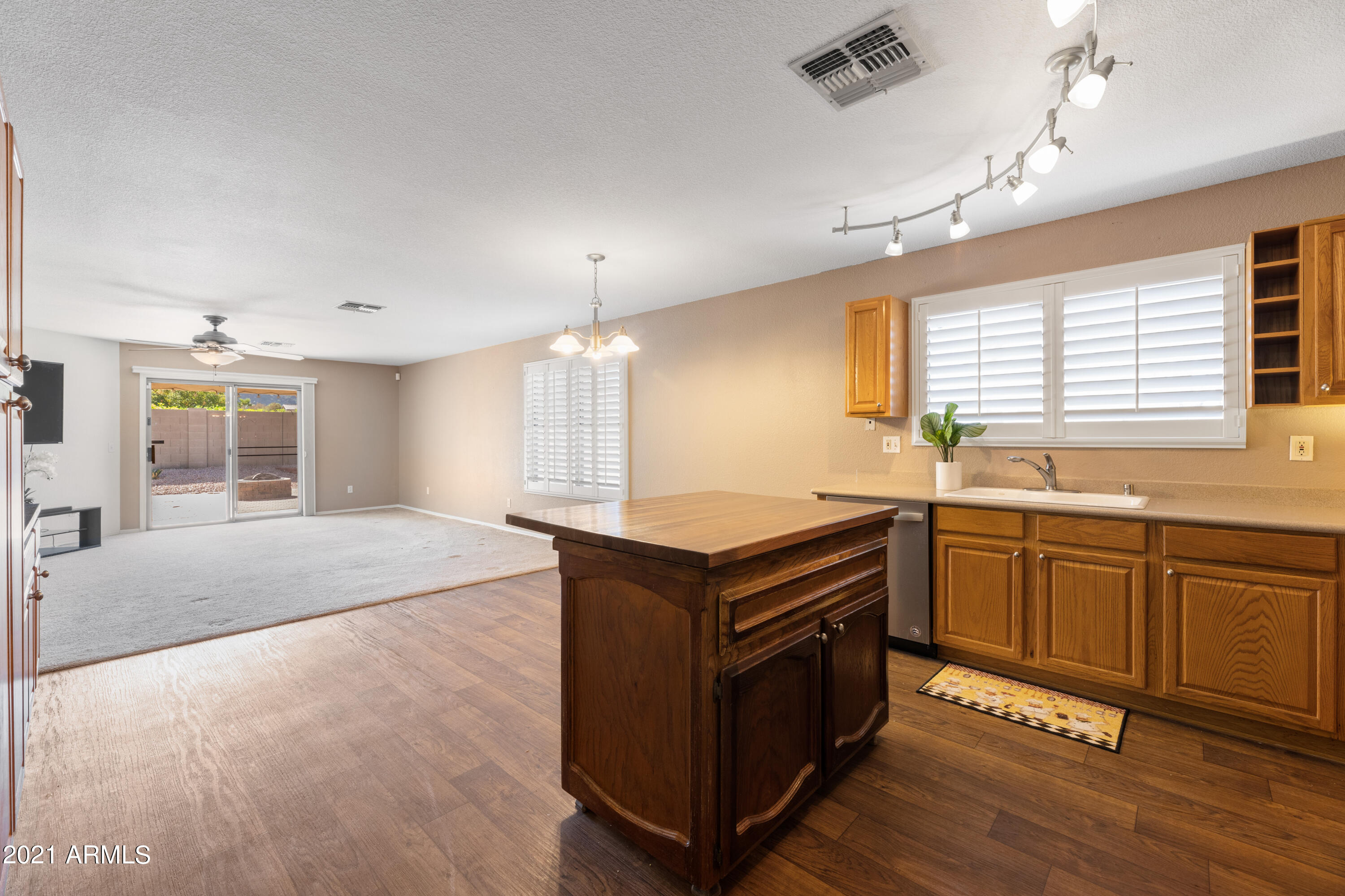 905 East Pedro Road Phoenix, AZ 85042 - Photo 5 of 19 905 kitchen 1