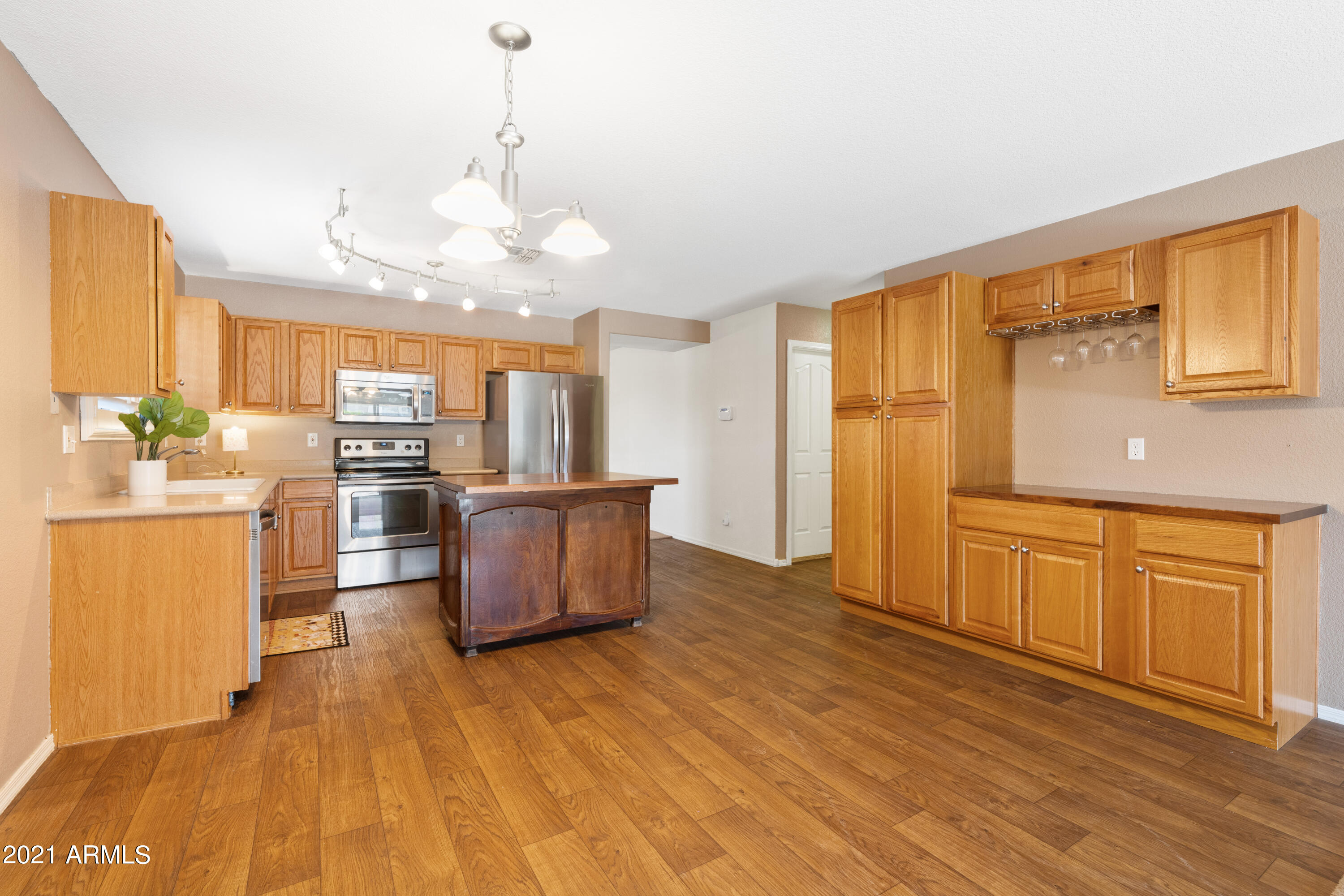 905 East Pedro Road Phoenix, AZ 85042 - Photo 6 of 19 905 kitchen 2