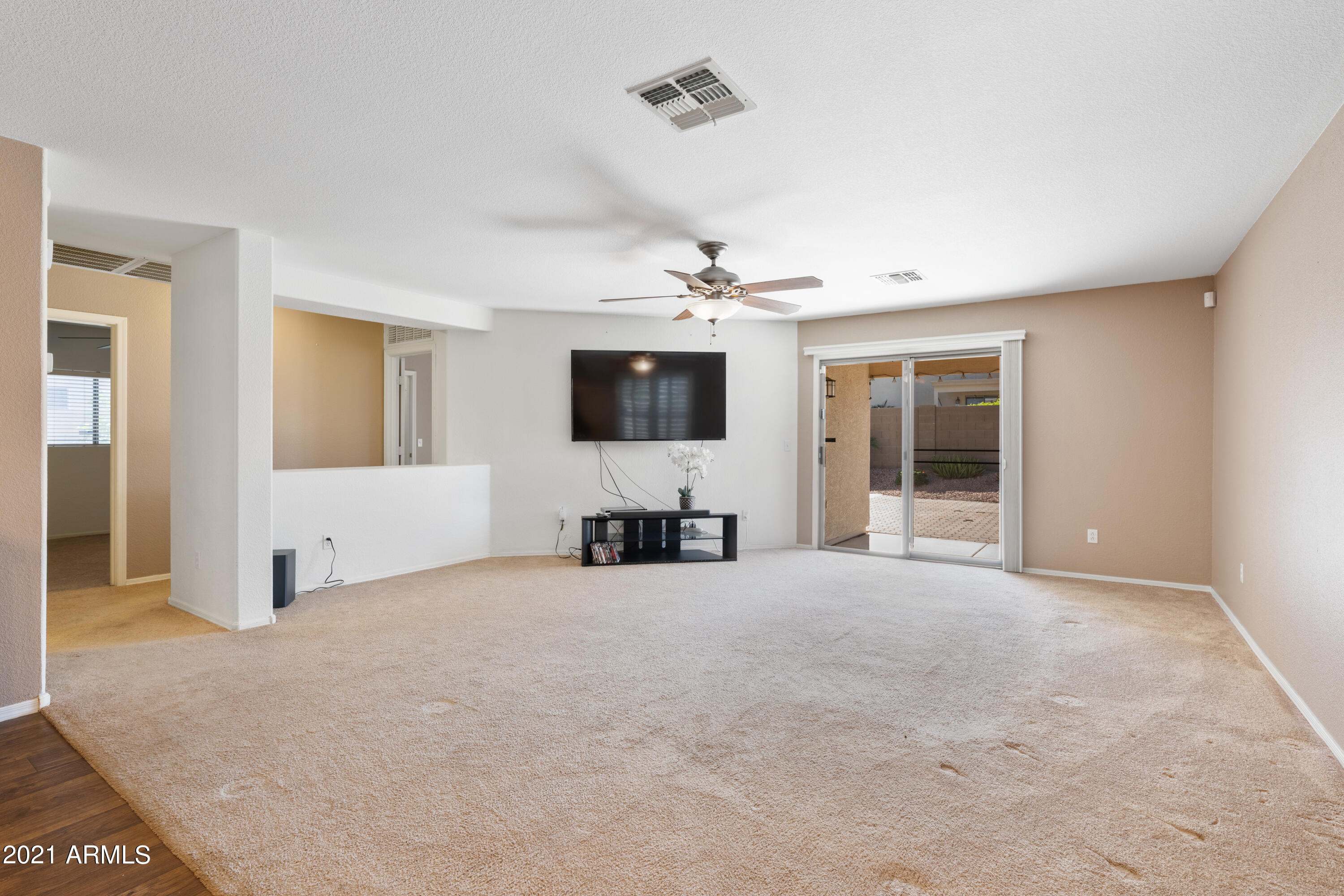 905 East Pedro Road Phoenix, AZ 85042 - Photo 8 of 19 905 Fam Room 1