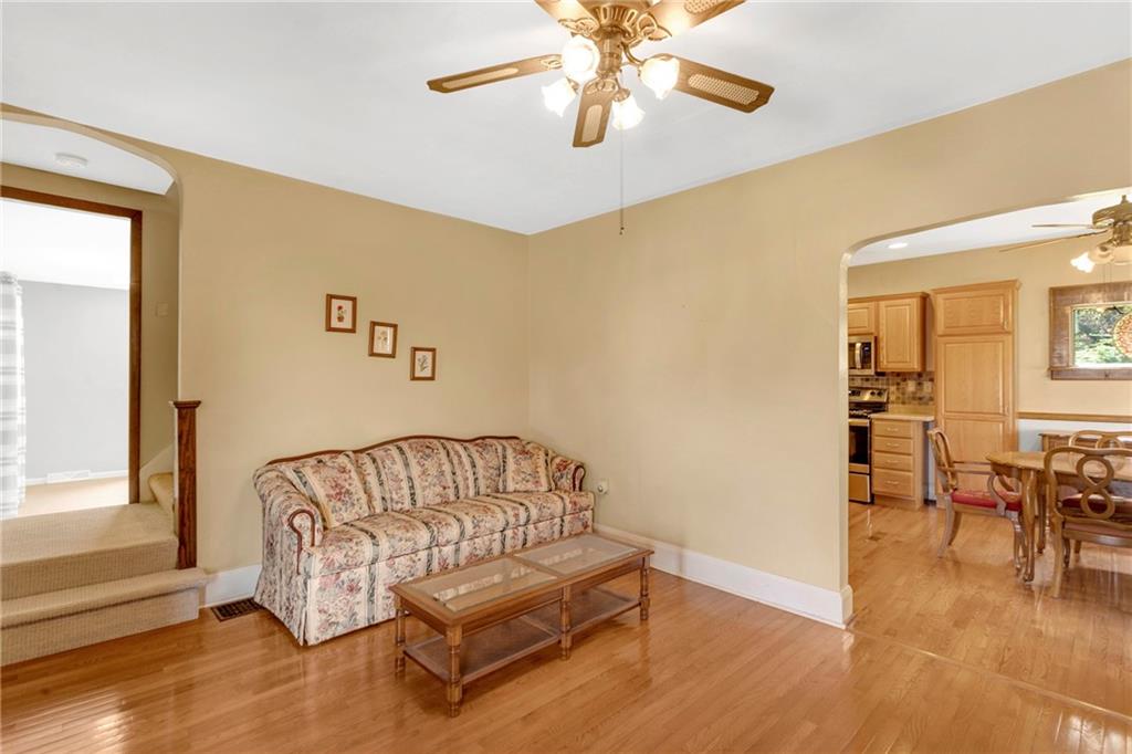 110 Kaylor Road Pittsburgh, PA 15237 - Photo 4 of 23 Gallery Image 4