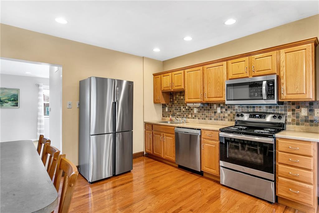 110 Kaylor Road Pittsburgh, PA 15237 - Photo 5 of 23 The stainless steel appliances are less than 4 years old and convey with the home