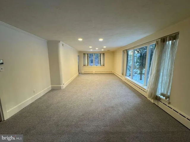 $4,000 | 8233 Fairview Road, Elkins Park, PA 19027