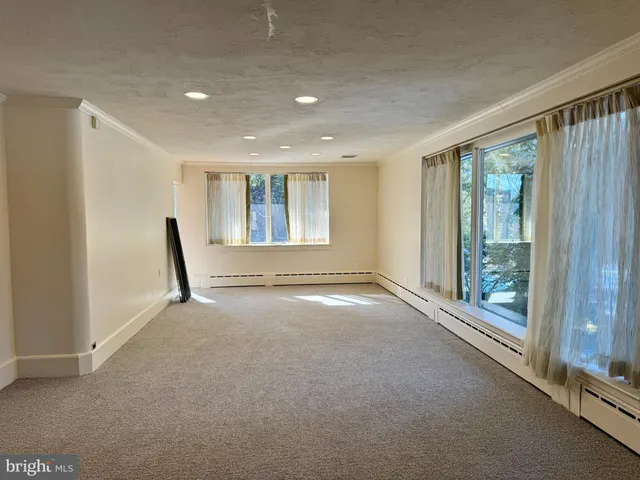 $4,000 | 8233 Fairview Road, Elkins Park, PA 19027