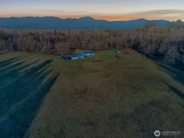 a view of an outdoor space