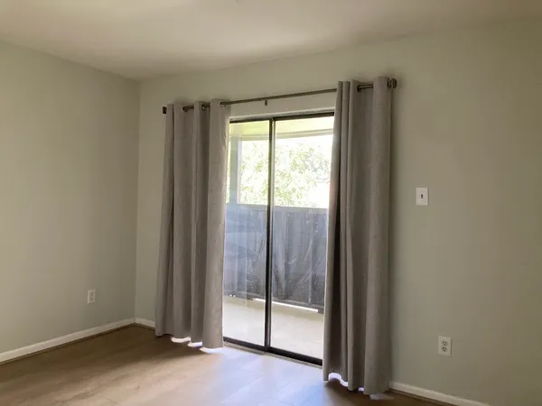 $1,150 | 3075 Walnut Bend Lane, Unit 33, Houston, TX 77042