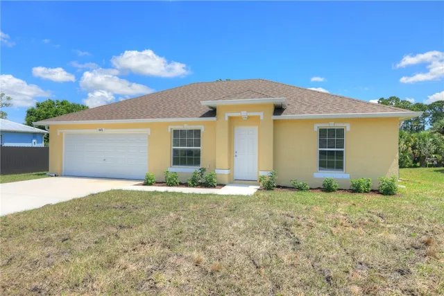 $2,000 | 8476 104th Avenue, Vero Beach, FL 32967