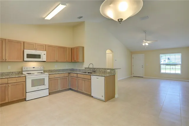 $2,000 | 8476 104th Avenue, Vero Beach, FL 32967