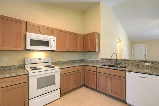 $2,000 | 8476 104th Avenue, Vero Beach, FL 32967