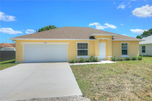 $2,000 | 8476 104th Avenue, Vero Beach, FL 32967