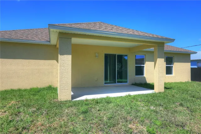 $2,000 | 8476 104th Avenue, Vero Beach, FL 32967
