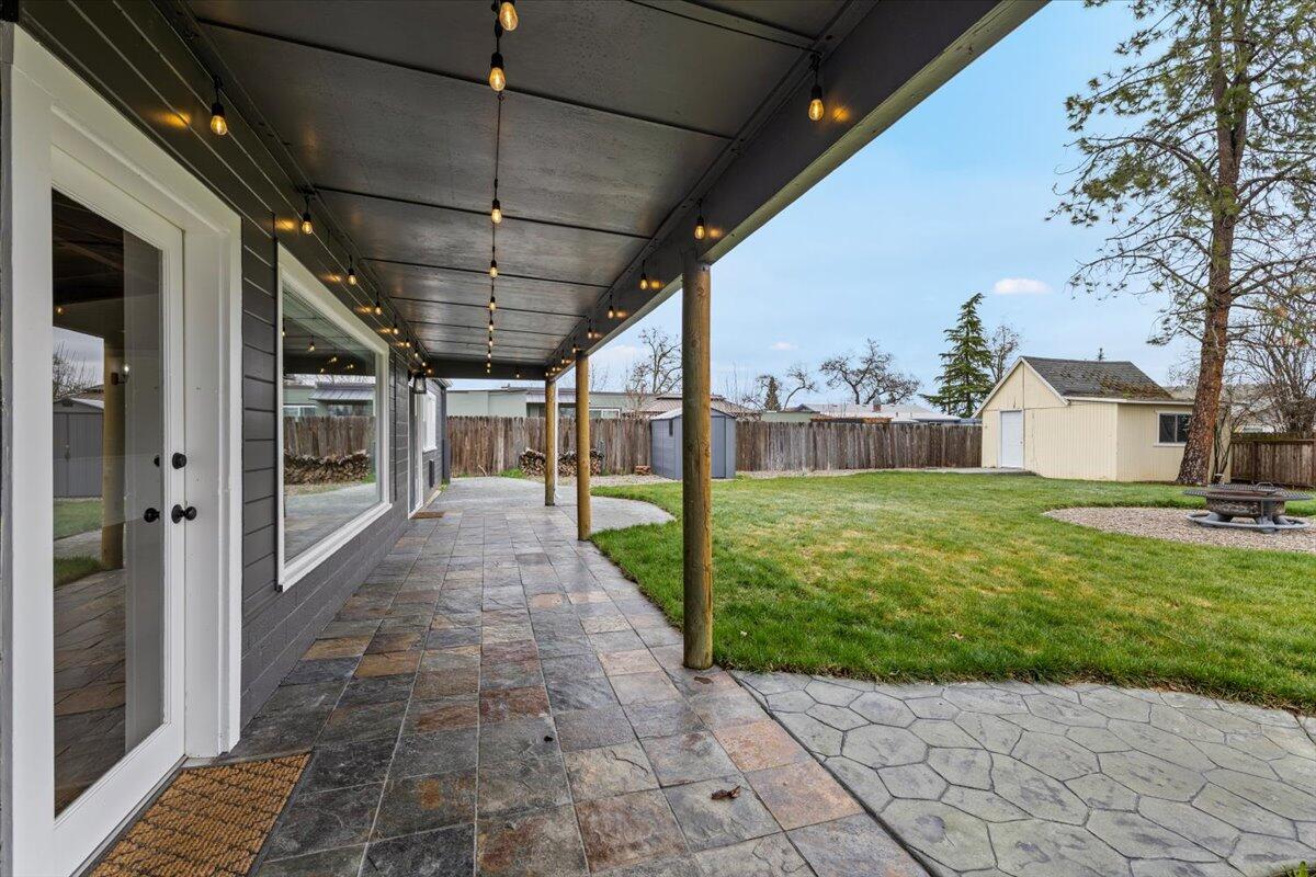 140 North 8th Street Central Point, OR 97502 - Photo 22 of 29