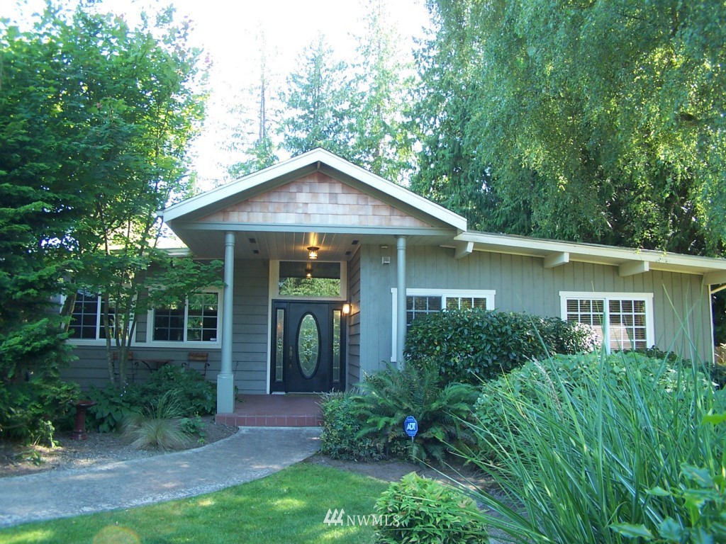 10718 Nottingham Road Edmonds, WA 98020 - Photo 1 of 14 Gallery Image 1