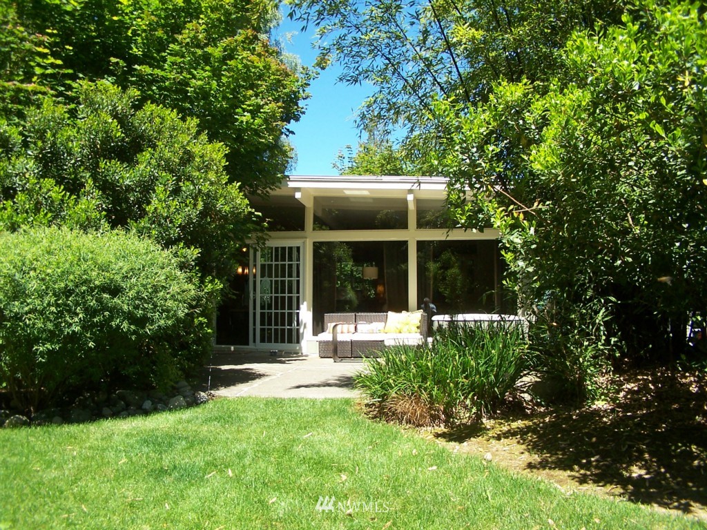 10718 Nottingham Road Edmonds, WA 98020 - Photo 11 of 14 Gallery Image 11
