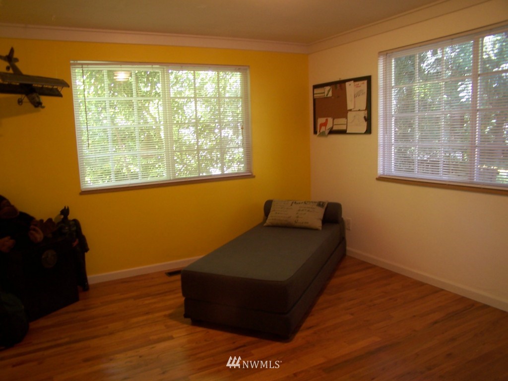 10718 Nottingham Road Edmonds, WA 98020 - Photo 10 of 14 Gallery Image 10