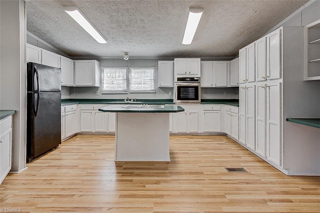 1614 Manorview Road Asheboro, NC 27205 - Photo 18 of 39 Gallery Image 18