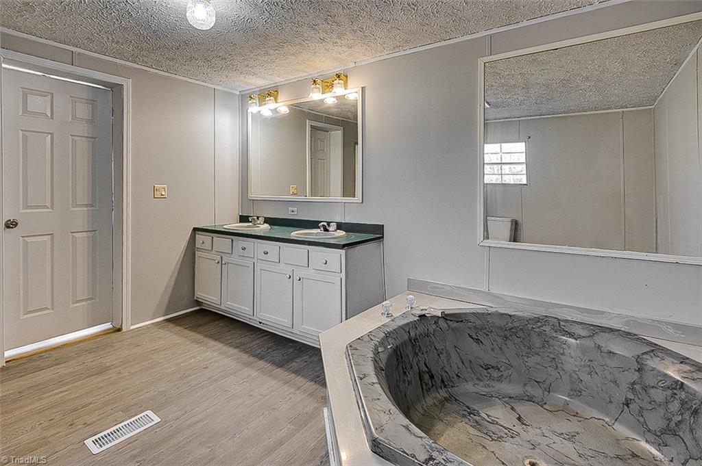 1614 Manorview Road Asheboro, NC 27205 - Photo 29 of 39 Gallery Image 29