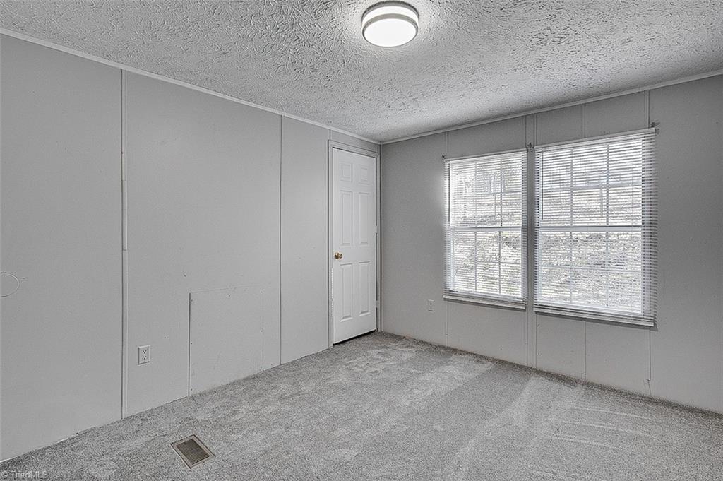 1614 Manorview Road Asheboro, NC 27205 - Photo 33 of 39 Gallery Image 33