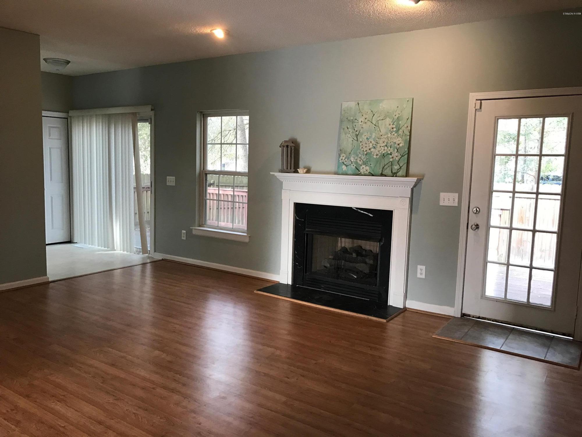 402 Ridge Road Wilmington, NC 28412 - Photo 5 of 19 IMG_3351