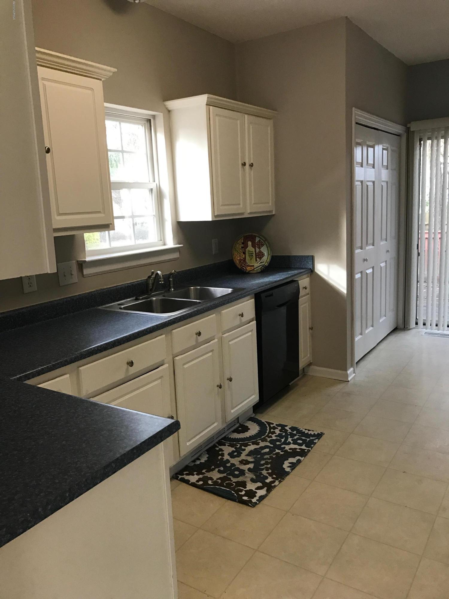 402 Ridge Road Wilmington, NC 28412 - Photo 8 of 19 IMG_3354