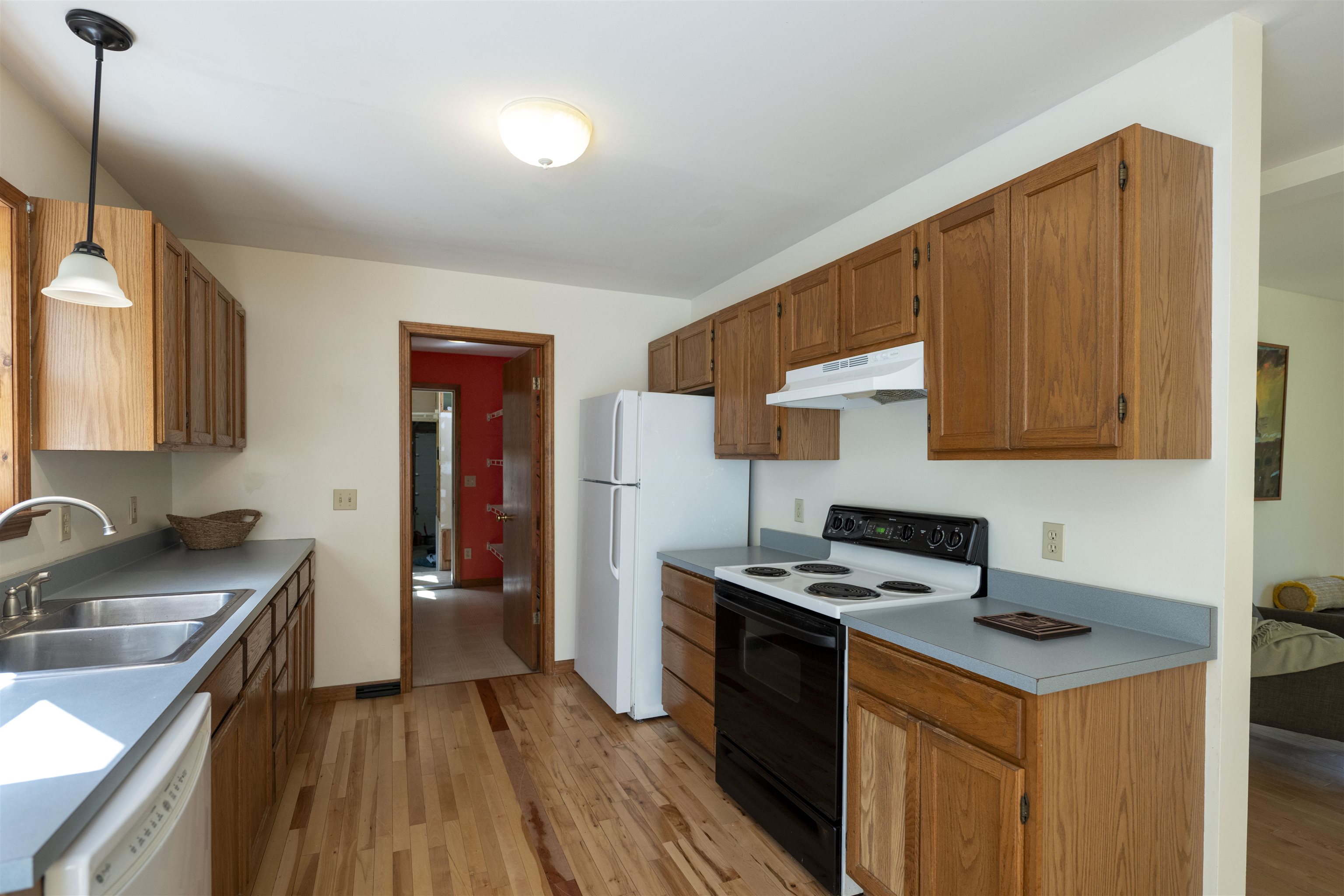 100 Riverside Lane Royalton, VT 05068 - Photo 8 of 27