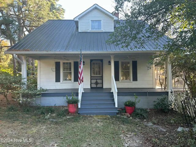 $2,200 | 594 Yadkin Road, Southern Pines, NC 28387