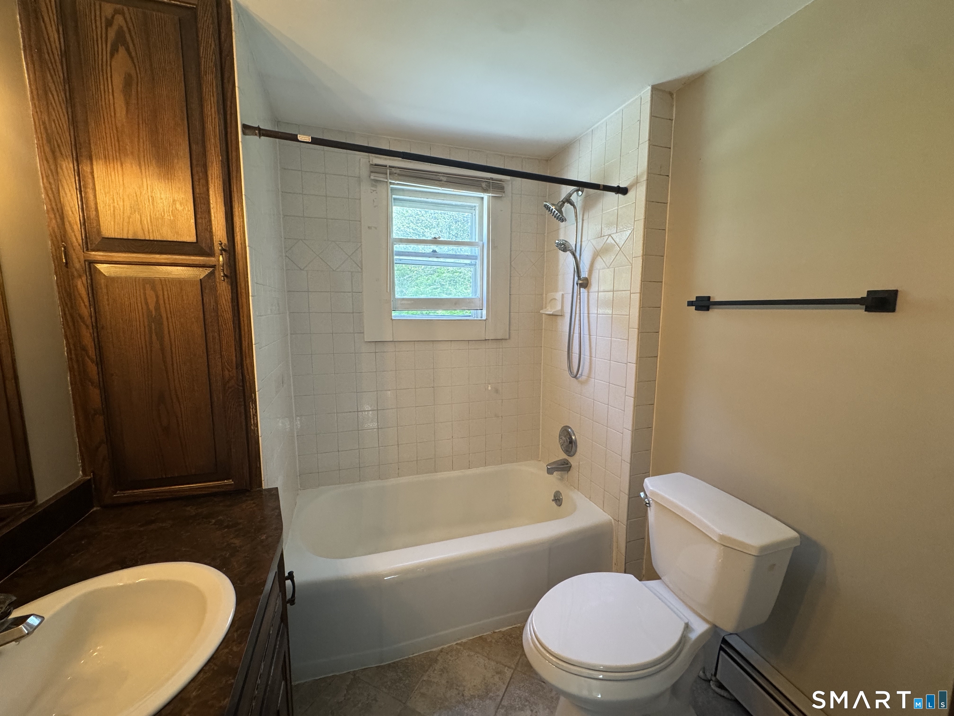 2192 Waterbury Road Cheshire, CT 06410 - Photo 4 of 19