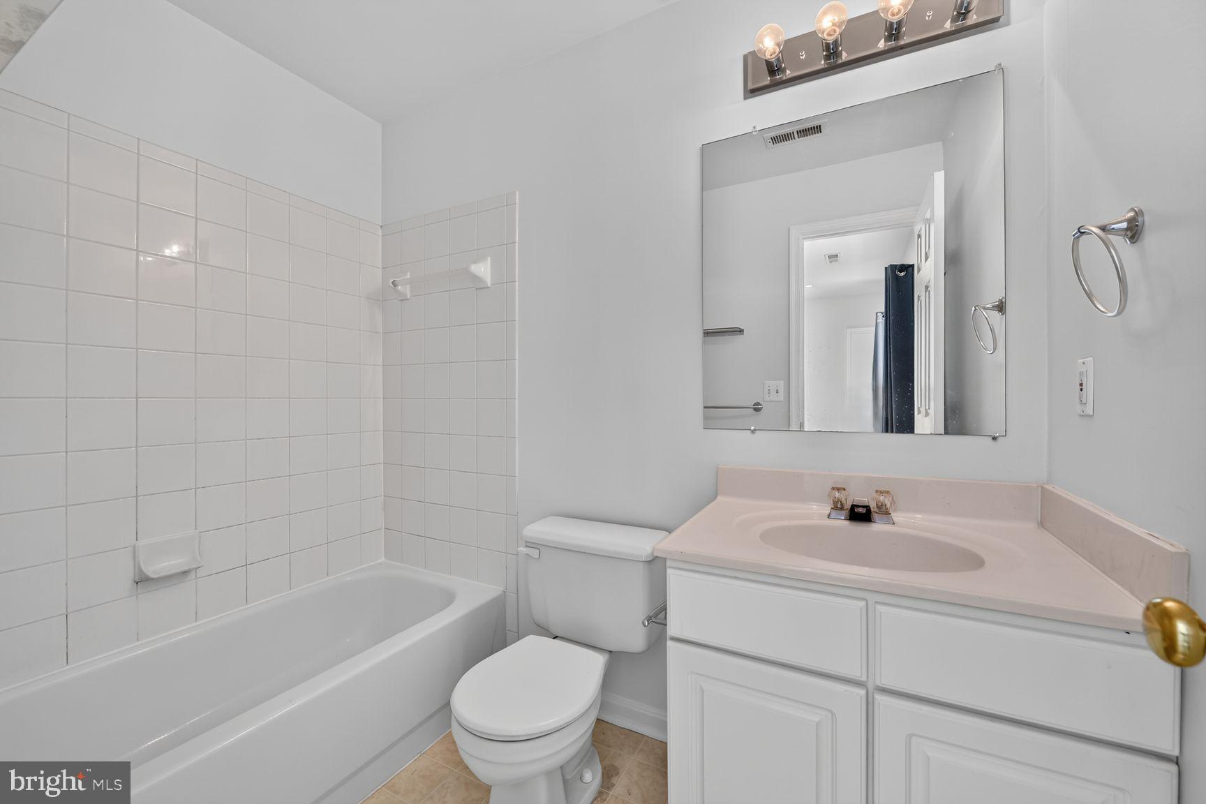 12054 Edgemere Circle Reston, VA 20190 - Photo 8 of 24