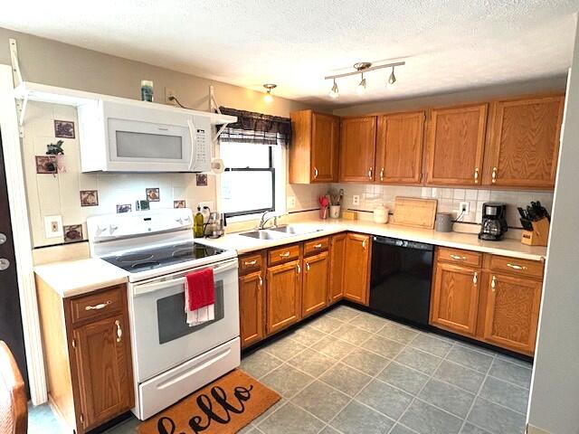 8 Park Street, Unit 2 Saco, ME 04072 - Photo 4 of 27 Kitchen