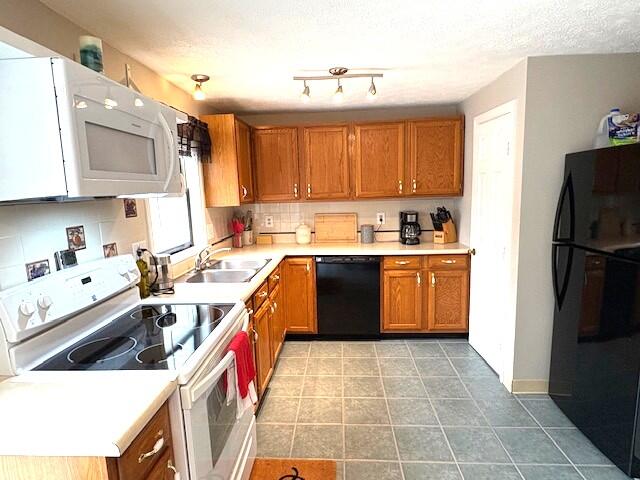 8 Park Street, Unit 2 Saco, ME 04072 - Photo 5 of 27 Kitchen 2