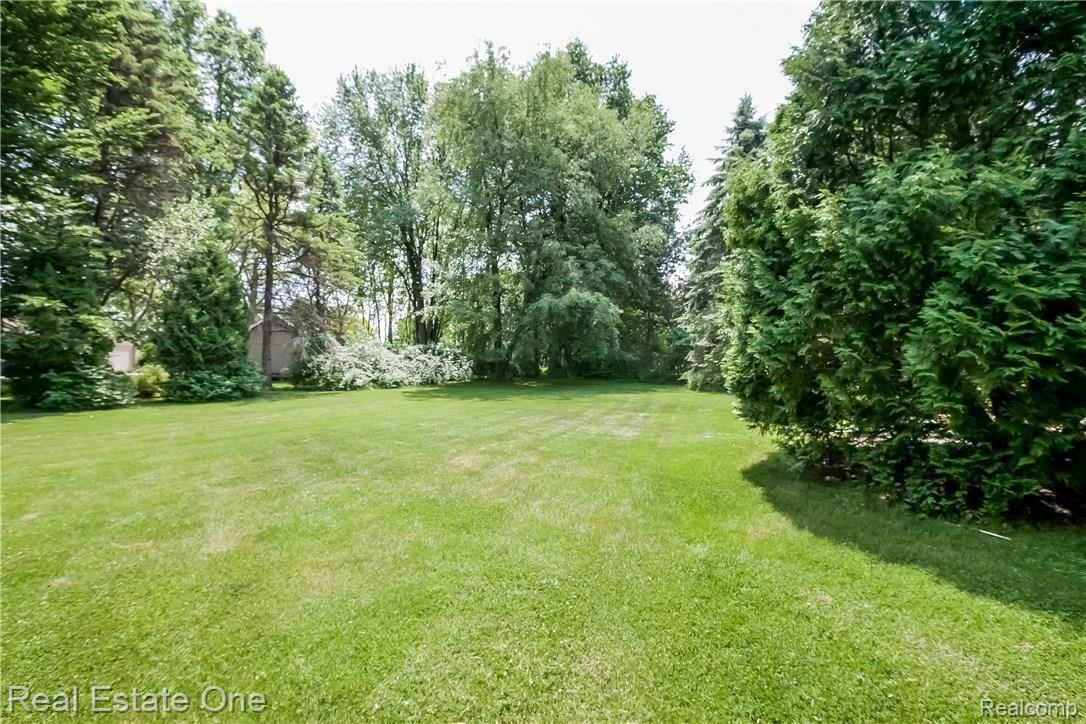 1311 Seville Road Rochester, MI 48309 - Photo 35 of 39 035-Exterior-2825753-large.jpg