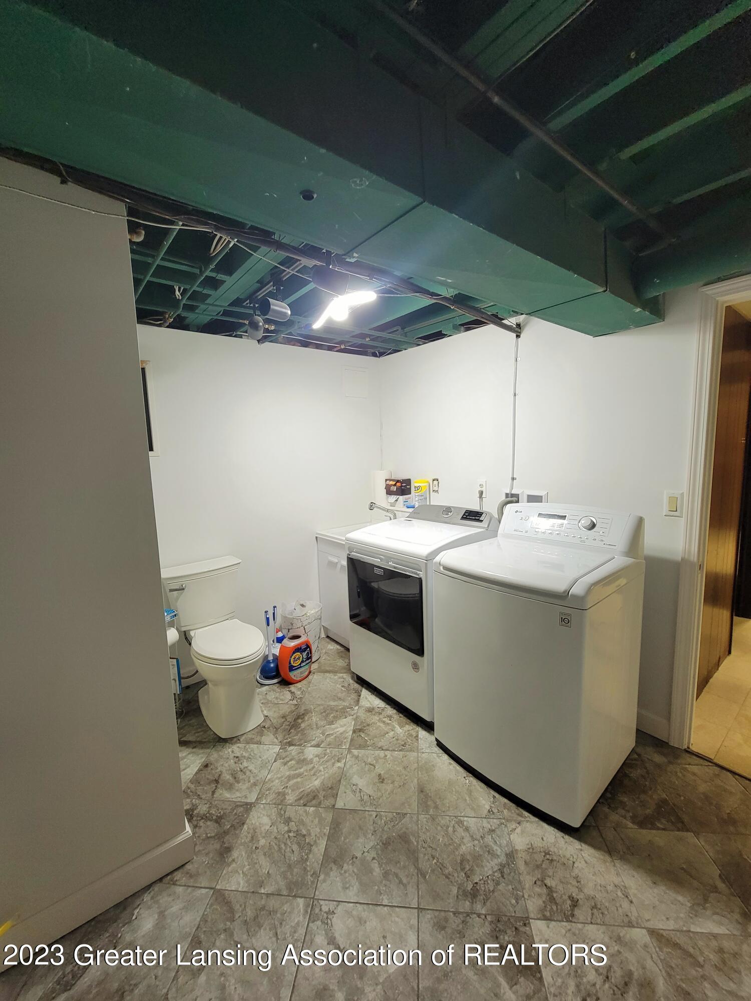 5605 Schafer Road Lansing, MI 48911 - Photo 33 of 47 20230616_111503 (1) - Copy