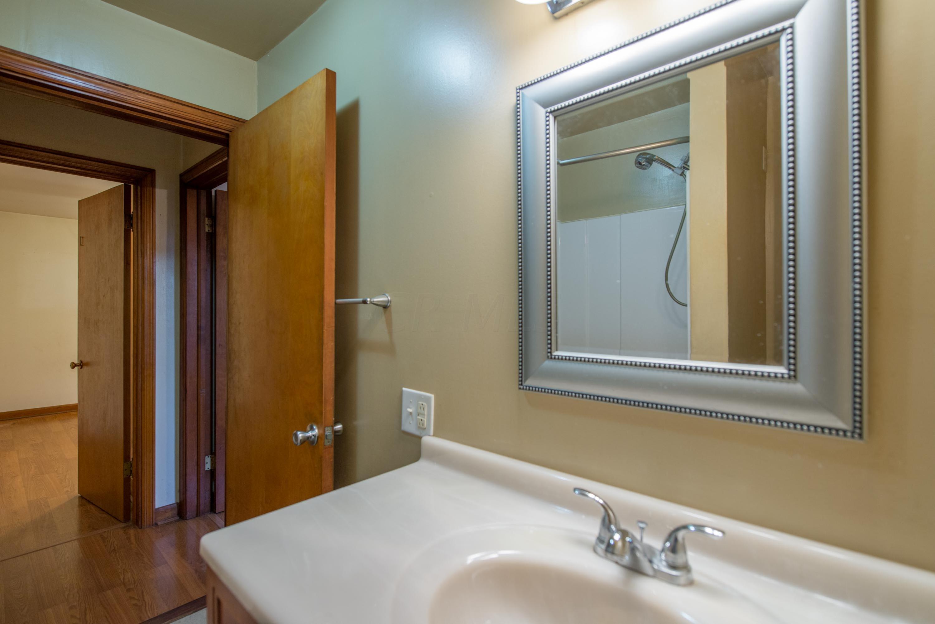 465 South Yearling Road Columbus, OH 43213 - Photo 14 of 31